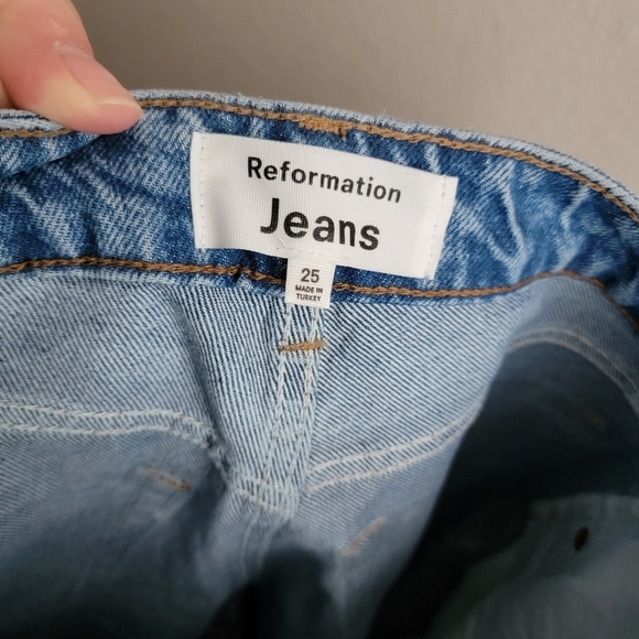 Reformation Cynthia High Rise Coated Straight Jeans in Silver NEW - Picture 13 of 13